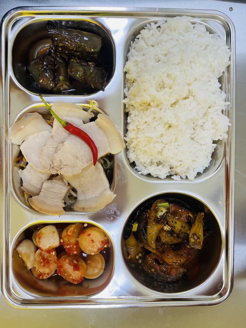 Suất ăn công nghiệp